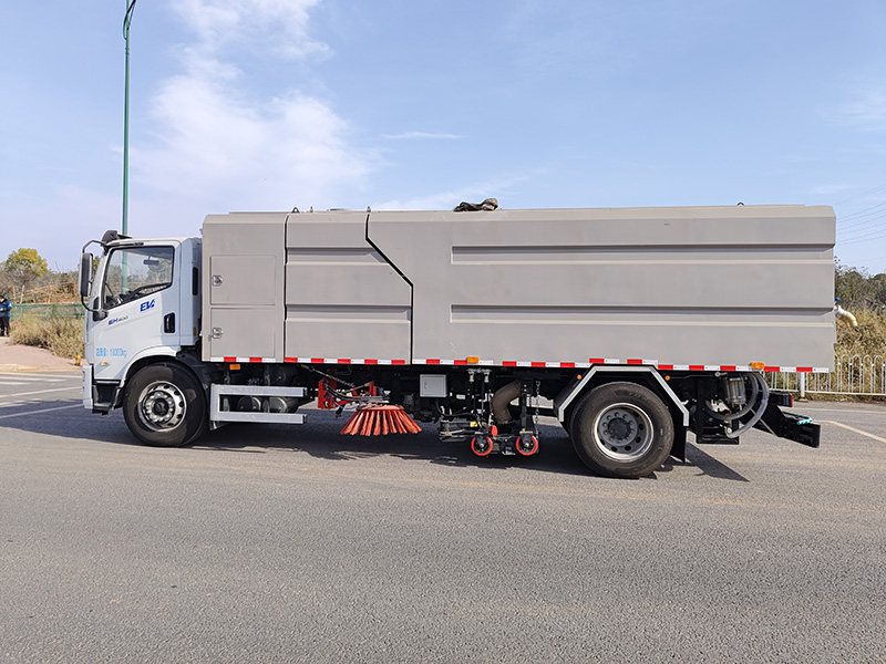 XZL5180TXSBEV型純電動(dòng)洗掃車(chē)