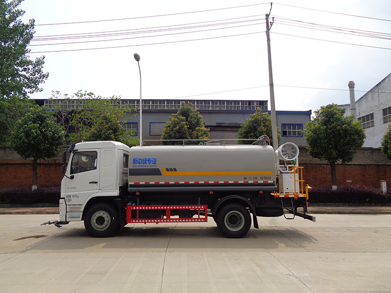 XZL5167GPS6型綠化噴灑車(chē)