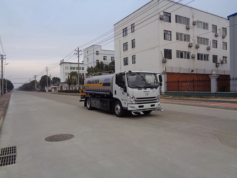 XZL5125GPSBEV型純電動(dòng)綠化噴灑車(chē)