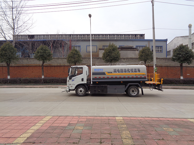 XZL5125GPSBEV型純電動(dòng)綠化噴灑車(chē)