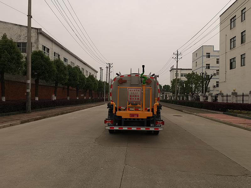 XZL5100GPS6型綠化噴灑車(chē)